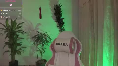 Snapshot of bri_von_dhara_ chatting on October 17, 5:06 pm Bri online show from October 17, 5:06 pm