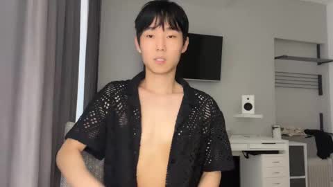 Snapshot of brian_stars chatting on February 23, 12:37 pm Brian boy online show from February 23, 12:37 pm