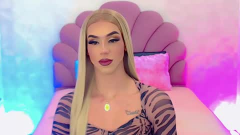 Snapshot of briana_sex32 chatting on February 3, 7:29 am BRIANA online show from February 3, 7:29 am