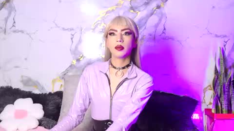 briana_white online show from April 13, 5:50 pm