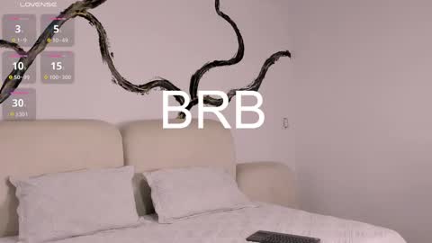    online show from March 1, 11:39 am