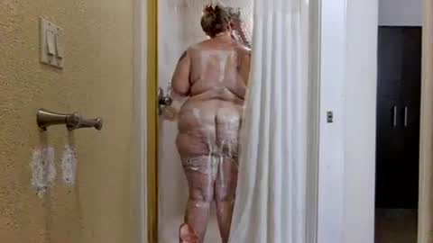 Snapshot of briebaby88 chatting on September 30, 5:07 am Leela Marie xo online show from September 30, 5:07 am