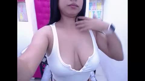 Snapshot of britanyx1 chatting on February 5, 6:26 pm britanyx1 online show from February 5, 6:26 pm