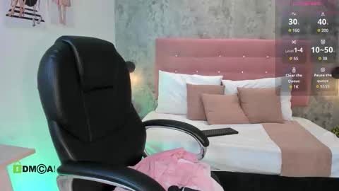 Brithany online show from November 11, 8:00 pm