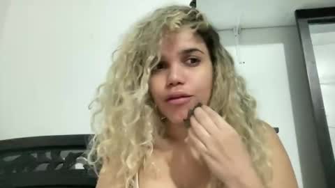 brithneysquirt online show from December 22, 1:01 am