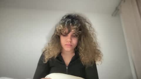 Snapshot of brithneysquirt chatting on September 25, 10:17 pm brithneysquirt online show from September 25, 10:17 pm