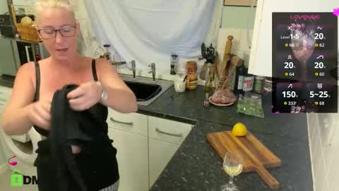 Lady Annabelle Montgomery online show from September 29, 5:45 pm