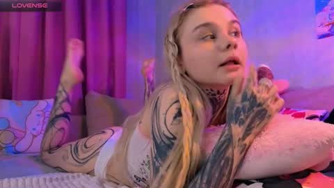 Britney online show from March 8, 2:04 am