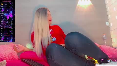 Snapshot of britney_ortega chatting on January 25, 9:25 pm britney_ortega online show from January 25, 9:25 pm