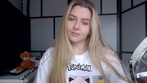 BritneyGlow online show from December 9, 8:22 am