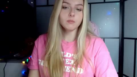 BritneyGlow online show from December 7, 5:26 pm