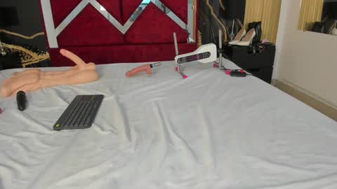 Snapshot of britneysweet_ chatting on September 24, 9:43 pm BritneySweet online show from September 24, 9:43 pm