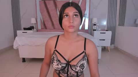 Snapshot of britneysweet_ chatting on October 17, 4:11 pm BritneySweet online show from October 17, 4:11 pm