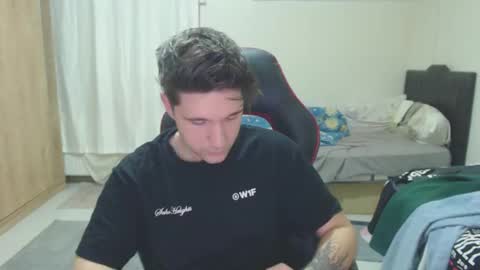 Snapshot of brownhaiir chatting on January 28, 7:42 pm brownhaiir online show from January 28, 7:42 pm