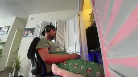 Brownskinshortyy online show from April 8, 5:27 pm