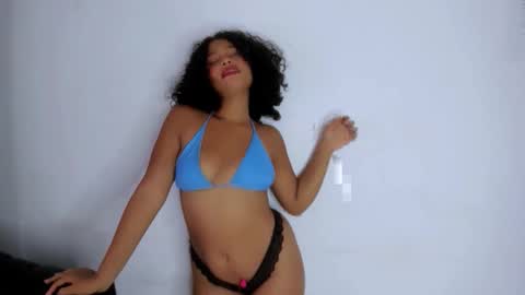 brownvelvet_ online show from November 28, 6:04 pm