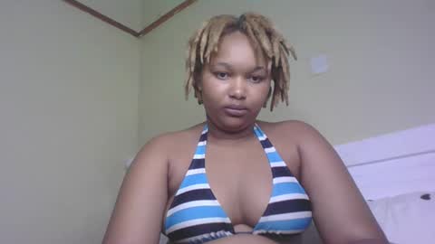 Snapshot of browny_candyz chatting on February 26, 9:31 pm Tracy online show from February 26, 9:31 pm