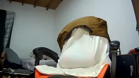 Bruce online show from February 24, 2:25 am