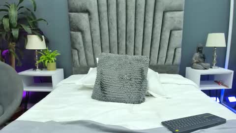 Bruce Hans online show from September 30, 12:15 pm