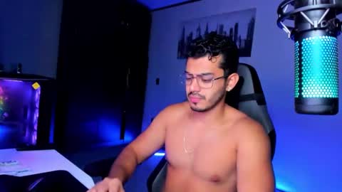 Snapshot of bruno_diaz31 chatting on December 2, 3:19 am Bruno online show from December 2, 3:19 am