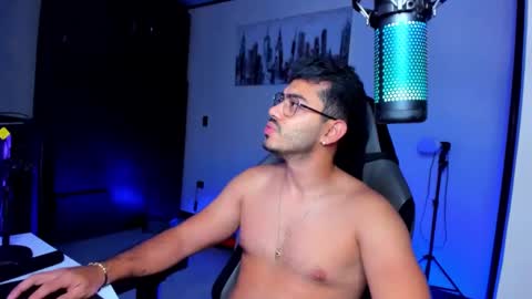 Snapshot of bruno_diaz31 chatting on February 7, 11:01 am Bruno online show from February 7, 11:01 am