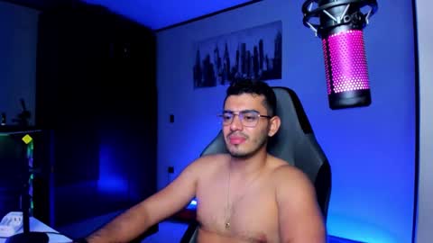 Snapshot of bruno_diaz31 chatting on February 26, 3:03 am Bruno online show from February 26, 3:03 am