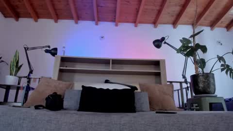 Andres Suarez online show from March 20, 1:05 pm