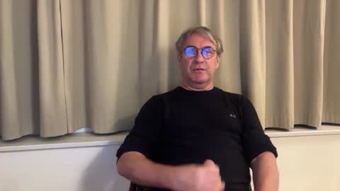 Snapshot of brunowilliy chatting on September 10, 10:22 pm BrnWilly online show from September 10, 10:22 pm