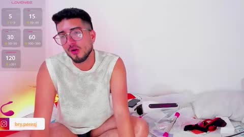 Snapshot of bryperez chatting on October 21, 2:49 am bry online show from October 21, 2:49 am