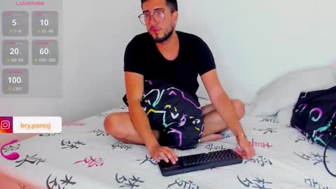 Snapshot of bryperez chatting on September 16, 3:08 am bry online show from September 16, 3:08 am