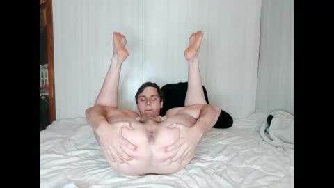 Snapshot of bubblebutt417 chatting on January 6, 3:20 am Max  candi online show from January 6, 3:20 am