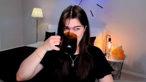 Ari online show from April 9, 2:45 pm