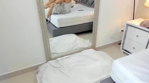 Buda y Cataleya online show from November 17, 5:04 pm