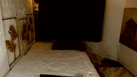 Snapshot of buena_fortuna chatting on October 6, 6:37 pm Lucienne online show from October 6, 6:37 pm