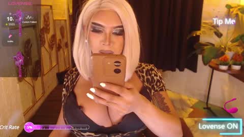 Snapshot of buena_fortuna chatting on January 17, 3:43 pm Lucienne online show from January 17, 3:43 pm