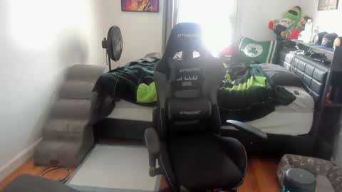 buffsexyman24 online show from February 5, 3:15 pm