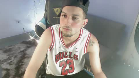 Snapshot of bulls_23_ chatting on October 5, 6:48 pm BULL online show from October 5, 6:48 pm