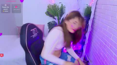 Snapshot of bunni_tay chatting on September 24, 11:39 am Bunni online show from September 24, 11:39 am