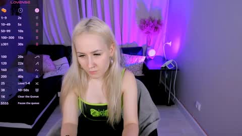 Snapshot of bunny__of_love chatting on January 24, 1:47 pm Sasha online show from January 24, 1:47 pm