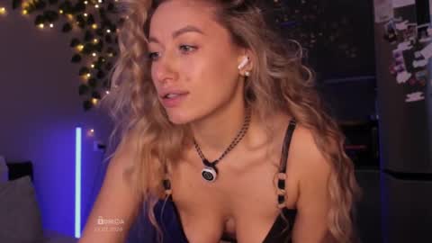 B U N N Y online show from January 19, 3:38 am