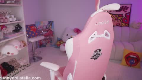 Stella online show from April 12, 10:58 pm