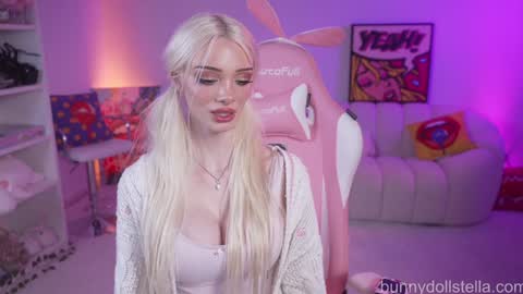 Stella online show from November 25, 2:10 am