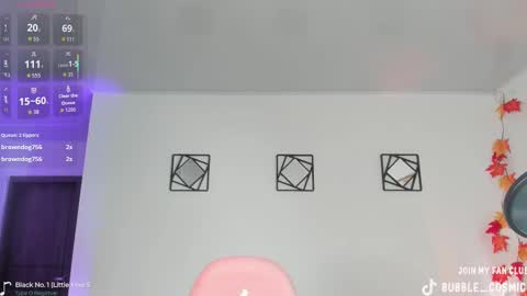 Snapshot of burbuja_cosmic chatting on October 16, 1:49 am Im Val Welcome to my room My instagram Bubble cosmic online show from October 16, 1:49 am