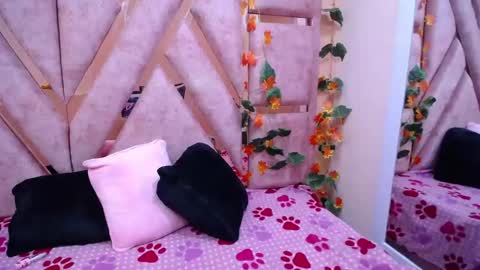 Snapshot of burbuja_pink_ chatting on October 21, 3:44 am burbuja pink online show from October 21, 3:44 am