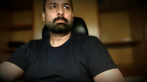 Snapshot of burlymonster chatting on October 6, 3:35 am Hairy Arabian online show from October 6, 3:35 am