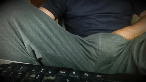 Snapshot of burlymonster chatting on October 13, 5:48 pm Hairy Arabian online show from October 13, 5:48 pm