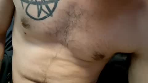 Snapshot of buster18hymen chatting on October 21, 7:13 am Buster18Hymen online show from October 21, 7:13 am