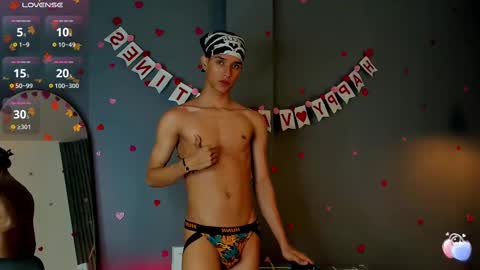 Snapshot of busterspinter chatting on February 12, 10:24 am Buster independent model online show from February 12, 10:24 am