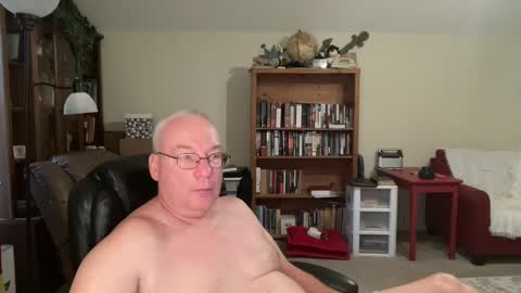 bustyballs100 online show from October 7, 1:18 pm