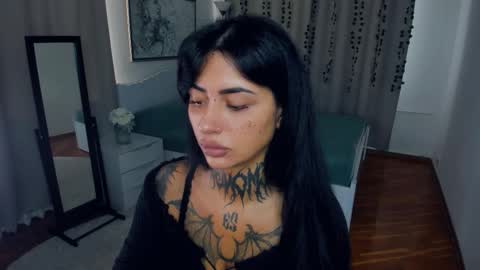 Snapshot of butter_f1y chatting on September 18, 6:28 am Sabrina online show from September 18, 6:28 am